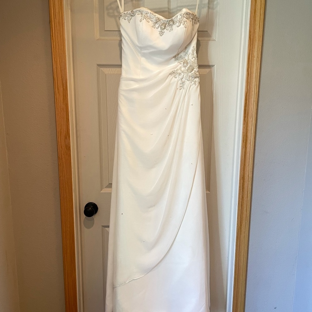 Stunning formal/ wedding dress